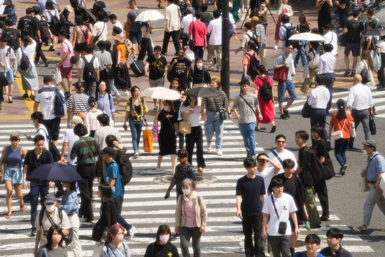 日媒，三季度GDP增长0.9% 日本经济延续复苏基调，日本经济三季度增长0.9%，复苏基础持续